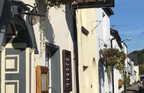 Usk Hotel | The New Court Inn