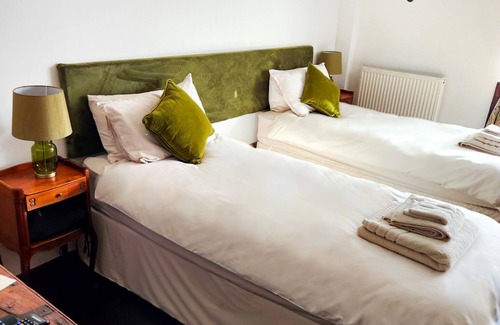 Brympton Hotel | The New Inn