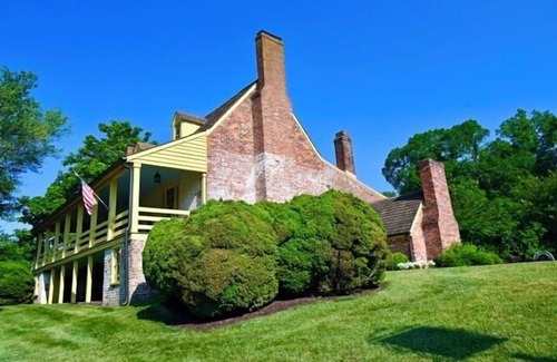 New Kent House | The New Kent Ordinary and Bassett's Tavern, Historic Luxury Vacation Rental