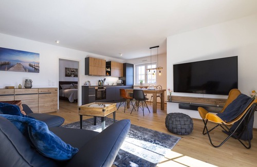 Feldwies Apartment | The new lifestyle suite on Lake Chiemsee: With a mountain view, 2 "en-suite" baths, sauna!