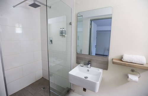 Parow Hotel | The New National Lodge & Conference