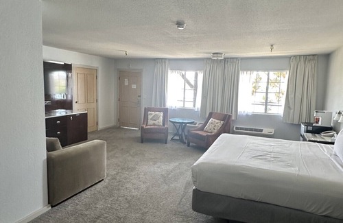 Laughlin Hotel | The New Pioneer