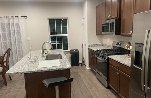 Rio House | The newly built townhouse 5 min away from the airport and a mile from stores