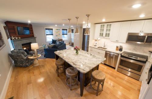Yachting Village Apartment | The Newport Lofts - 548 Thames Street