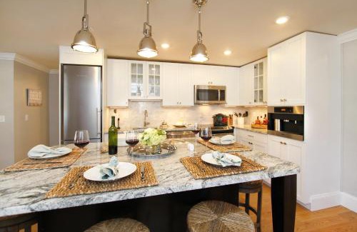 Yachting Village Apartment | The Newport Lofts - 548 Thames Street