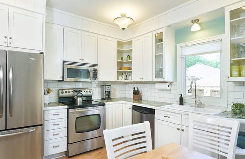 Holland House | The Newport