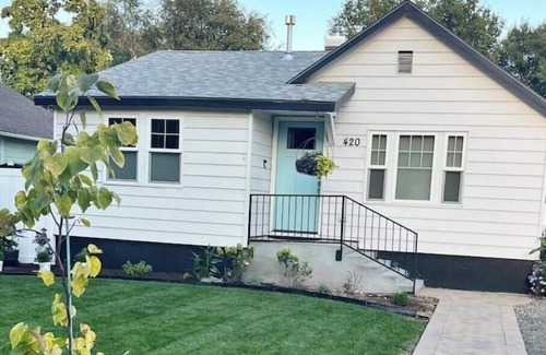 Nampa House | The Nighthawk Nest