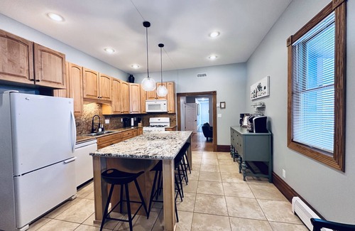 Hastings Apartment | The Nininger Historic 3 BR Apt - Walk to DT, Dog Friendly
