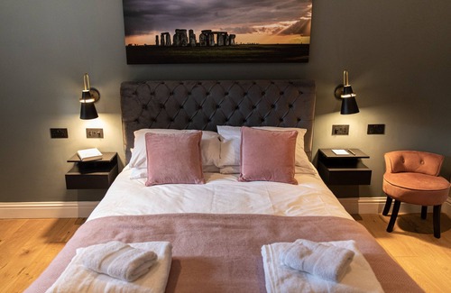 Wincanton Hotel | The Nog Inn