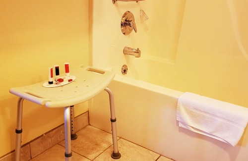 Vernal Hotel | The Non-Smoking King Room