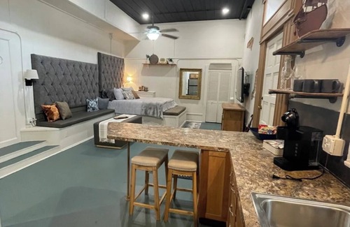 Van Buren Apartment | The Nook at Main Street Suites: Cozy studio apt in downtown Van Buren, AR