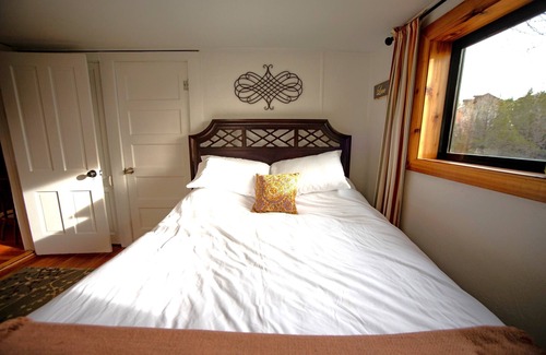 Crawford House | The Nook, Creekside Treasure
