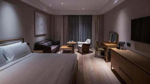 Xihu Hotel | The Nook Hotel Hangzhou - A design hotel, 20 mins to West Lake and Lingyin Temple
