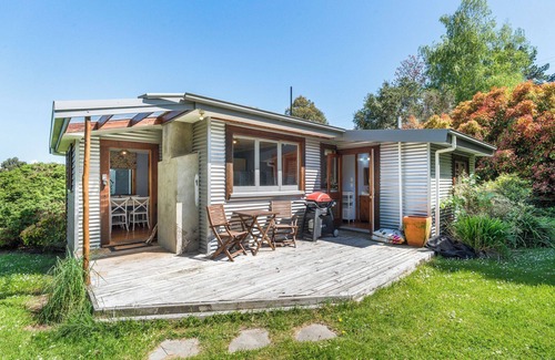 Gladstone House | The Nook - Lake Hawea Holiday Home