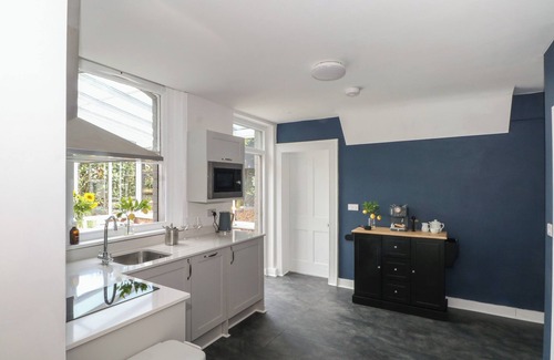 Whitchurch House | THE NOOK, pet friendly, character holiday cottage in Whitchurch