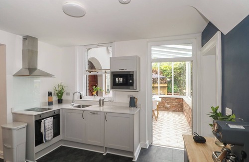 Whitchurch House | THE NOOK, pet friendly, character holiday cottage in Whitchurch