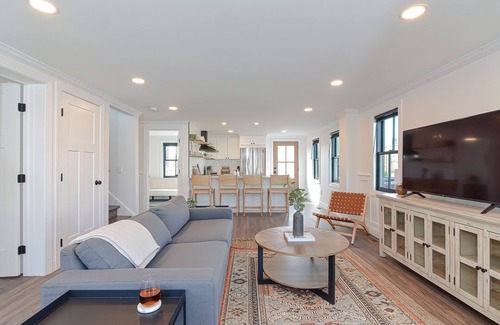 East Greenwich House | The Nordic Abode, a true antique on the Harbour