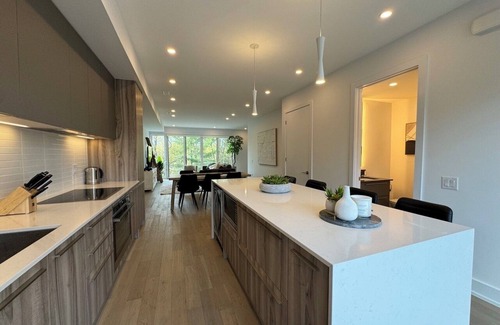 Gravenhurst House | The Nordic Elegance Villa at Muskoka Bay Resort!