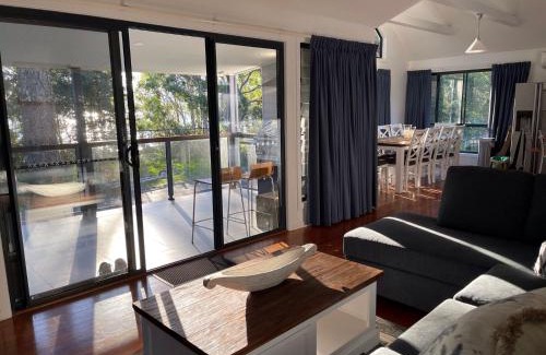 Smiths Lake House | The Norfolk