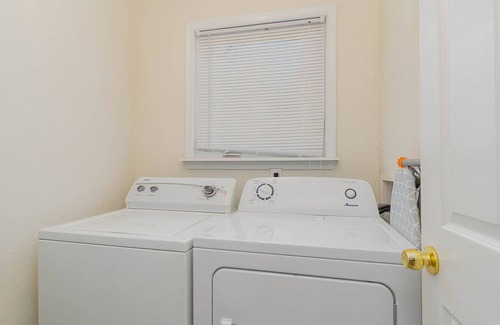 Buckroe Beach Apartment | The North Hampton Suite B