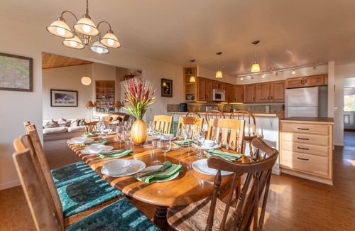 Kachemak House | The North Star House; sweeping ocean & mountain views, close to town and harbor