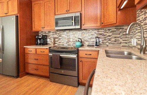 Town of Richmond Cottage | The North Star of Honeoye: Family Friendly, Great View of Honeoye Lake!