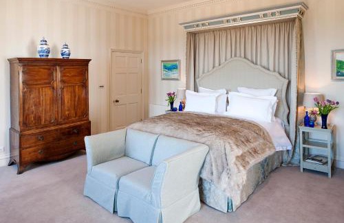 Whitchurch Bed & Breakfast | The North Wing - Combermere Abbey