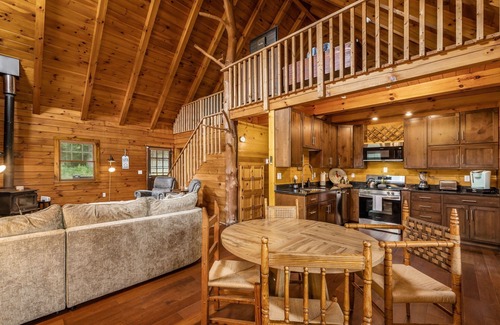 McArthur House | The Norwegian Wood - Near Hocking Hills!
