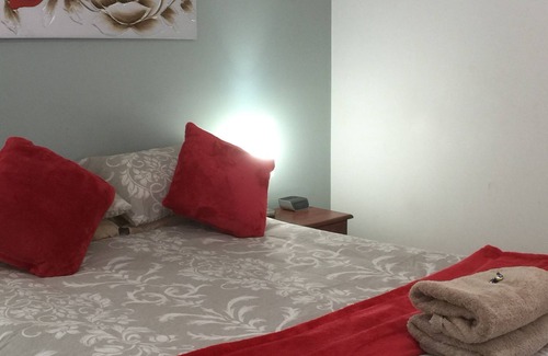 York Hotel | The Nosh & Nod (Great Rates & Superb Main Street Location)
