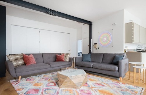 Colville Apartment | The Notting Hill Nook - Bright & Quiet 2BDR Apartment