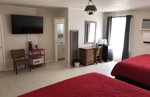 Barksdale Cabin | The Nueces River Retreat - Room #5