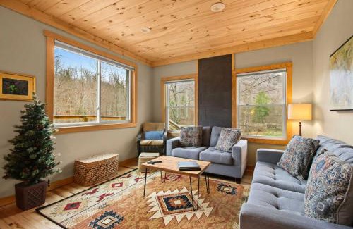 Frank House | The Nuthouse on Squirrel Creek Ski and Hike!