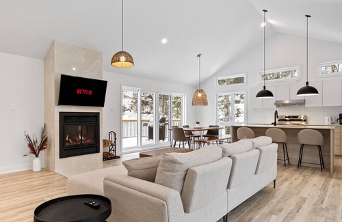 Saint Come Ski Chalet | The Nyla | Spa | Indoor and Outdoor Fireplace | Ping Pong | Foosball