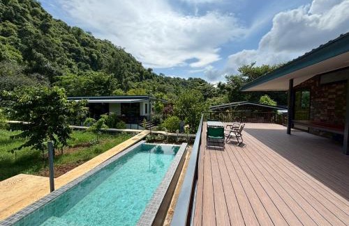 Mu Si Cabin | The O' Khao Yai Mountain View Pool & Sauna Villa