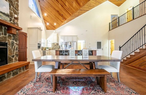 Lafayette County House | The O Stone, Discounted rate for LSU game day!