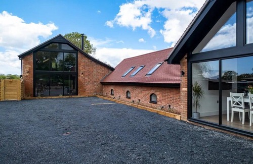 Durley House | The Oak Barn conversion with Hot Tub