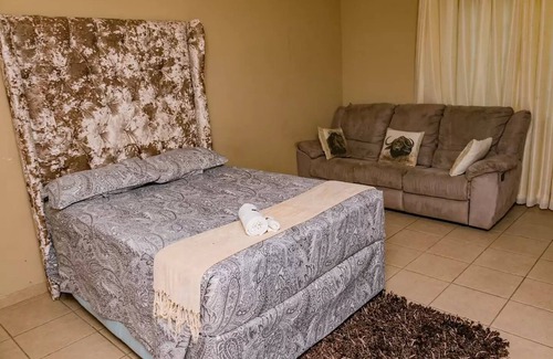 Bulawayo House | the oak cabin