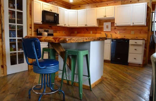 Keystone Cabin | The Oak Grove Cabin
