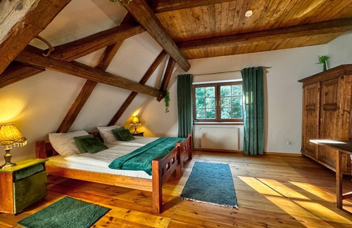 Lwowek Slaski Cabin | The Oak Lodge: Adventure - Nature - Atmosphere