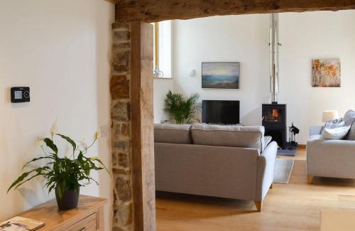 Worlington House | The Oak Stall - Uk11023