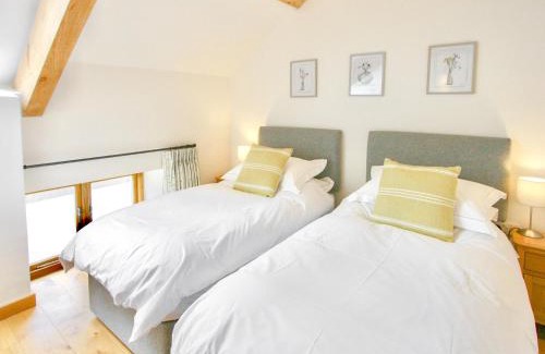 Worlington House | The Oak Stall - Uk11023
