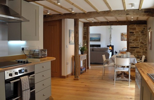 Worlington Cottage | The Oak Stall - UK11023