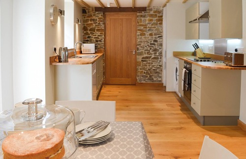Worlington Cottage | The Oak Stall - UK11023
