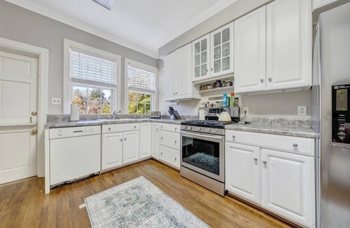 Martinsville Bed & Breakfast | The Oakdale Inn