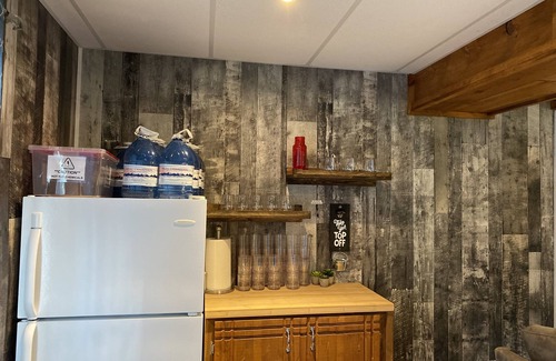 Valentia Cottage | The Oakdene Cottage - hot tub with a lake view!