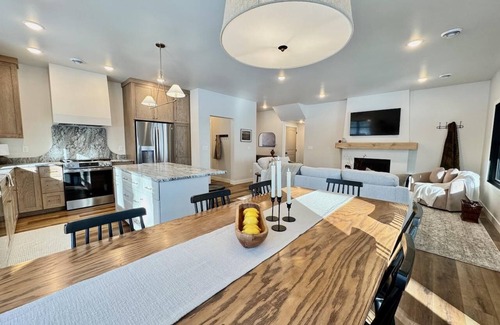 Battle Lake House | The Oaken House - A brand new home on Otter Tail Lake 700 ft of Sandy Beach!