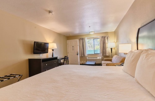 Oakhurst Hotel | The Oakhurst Inn at Yosemite