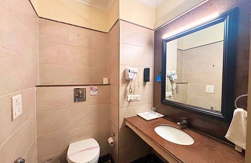 Kalkaji Hotel | The Oakland Plaza by Orion Hotels