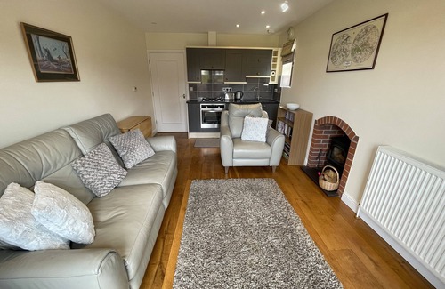 Warminster House | The Oaks - Cosy bungalow, near Longleat