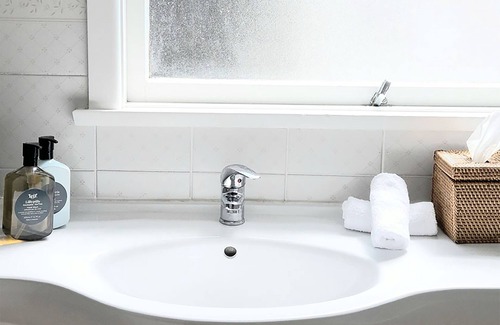 Jeremadra Hotel | The Oaks Ranch